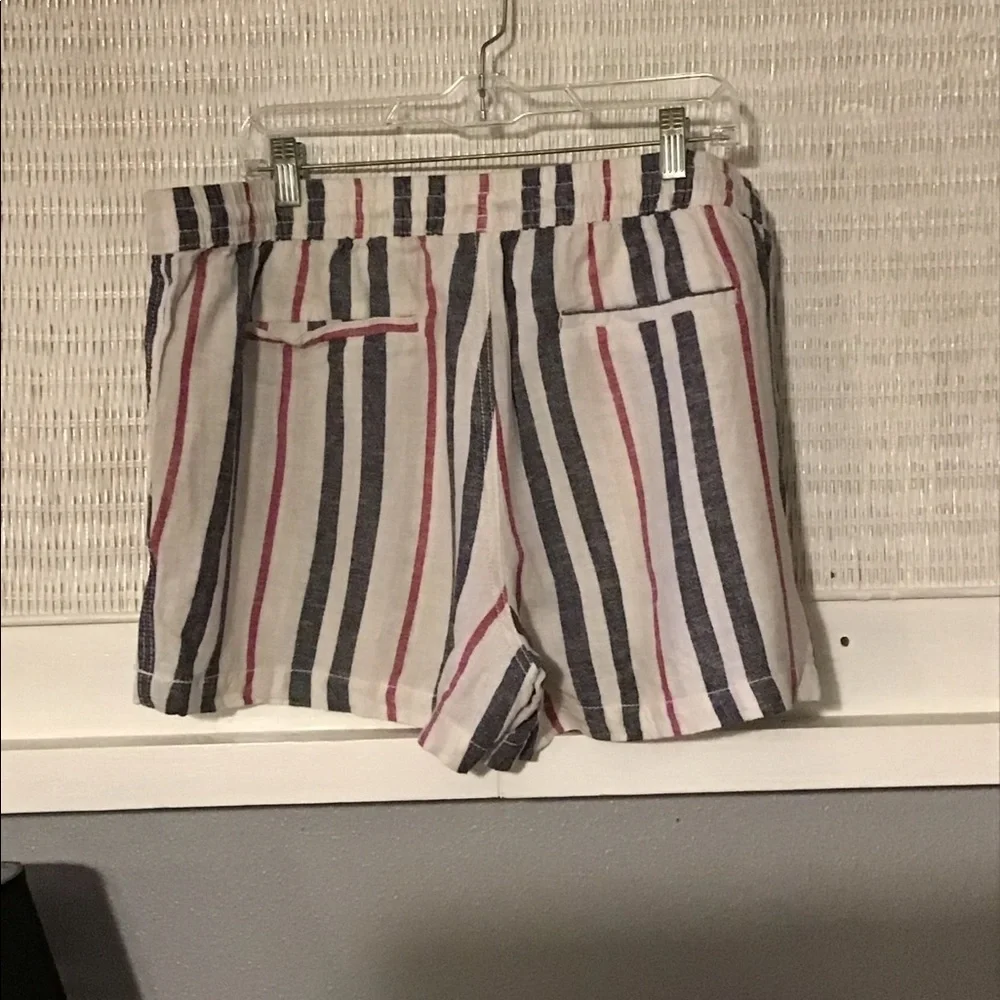 Time and Tru Women’s Blend Linen Shorts - Picture 3 of 6